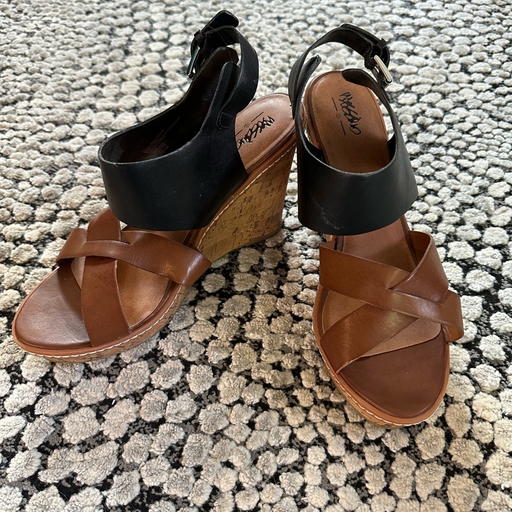 Women's Black and Brown Mossimo Wedge Sandals